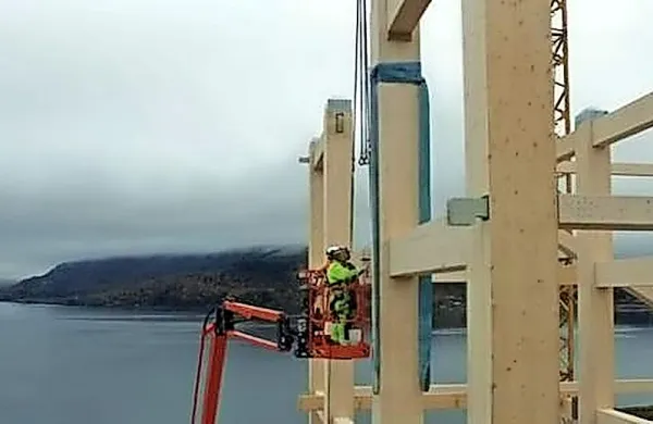 Na Norve&scaron;kem gradijo leseni nebotičnik
