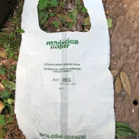 Zadnja vrečka, ki je ostala iz nabirke Marjetičinih darilnih biorazgradljivih vrečk.