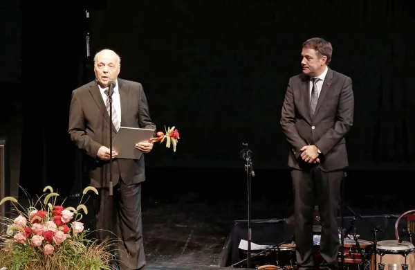 Sergij Pelhan,  nekdanji župan, direktor SNG,  minister za kulturo in 
predsednik Slovenske izseljenske matice, je nagrado Franceta 
Bevka prejel za življenjsko delo na področju kulture. 