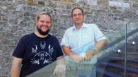 Borut Jerman iz društva Pina (levo) in Iztok Škerlič iz izolskega 
zavoda za podjetništvo