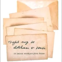 Pablo Neruda:  $@ 
Tvojih nog se 
dotikam v senci, 
prevedli 
Veronika 
in Christi 
Dintinjana, 
Cankarjeva 
založba, 
94 strani, 
cena 24,99 evra