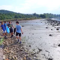 Ankaranski &scaron;olarji so pobrali odpadke ob morju