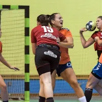 Sobotni derbi so zaznamovali tudi trši prijemi.