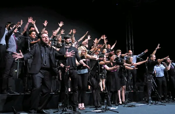 Jutri bo na Titovem trgu znova nastopila zasedba Perpetuum 
Jazzile za 650 gostov prestižne potniške ladje Azamara Quest.