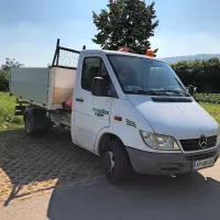 Komunalno vozilo mercedes sprinter, ki ga je 15-letnik odpeljal s 
parkirišča v Kopru, so vrnili podjetju Marjetica Koper.