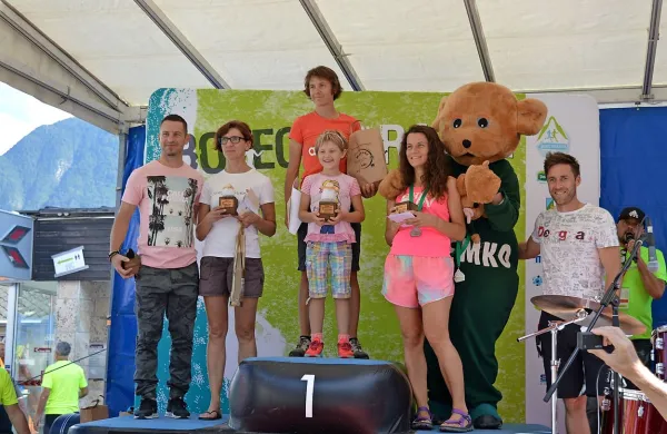 Najboljše maratonke na čelu z Jasmino Pitamic Vojska.