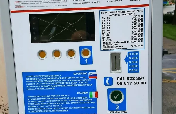 V Okolju Piran pozivajo uporabnike parkirišča k plačilu parkirnine.