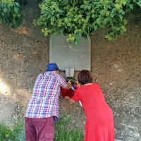 Na spominsko ploščo Rožančeve domačije v Volčjem Gradu so 
položili venec.