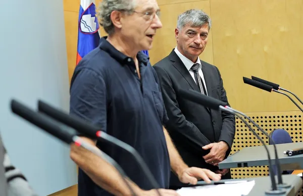 Tako minister Rudi Medved (desno) kot sindikalna stran so  prvo srečanje ocenili pozitivno.