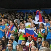 Slovence je pod stropom dvorane bodrilo okoli 400 naših navijačev. 