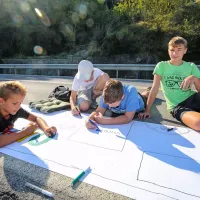 Obalo med Koprom in Izolo so zavzeli &scaron;olarji in dru&scaron;tva