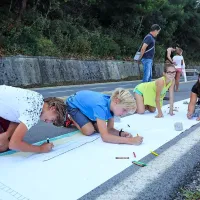 Obalo med Koprom in Izolo so zavzeli &scaron;olarji in dru&scaron;tva