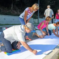 Obalo med Koprom in Izolo so zavzeli &scaron;olarji in dru&scaron;tva