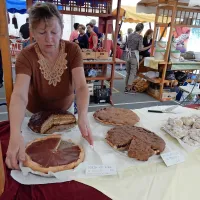 Bistri&scaron;ka kmetijska tržnica v znamenju jabolk in žganjekuhe