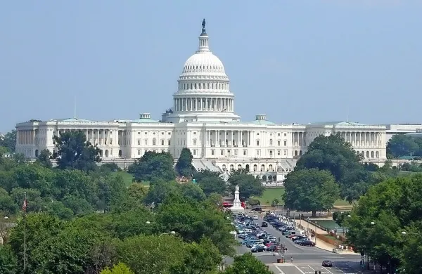 Bratje in sestre republikanskega kongresnika slovenskega rodu 
Paula Gosarja, ki se bo novembra potegoval za  nov mandat v 
ameriškem zveznem kongresu, podpirajo njegovega nasprotnika.