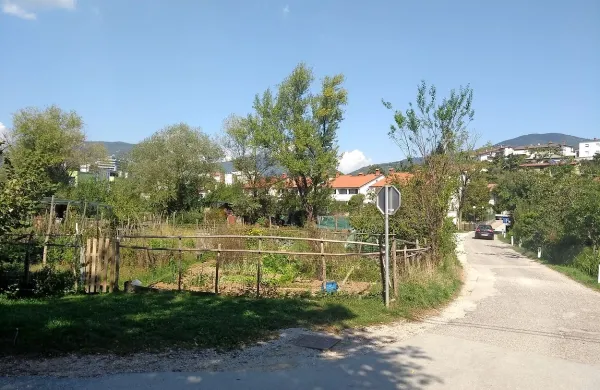 Kjer so danes vrtički, bodo morda že v prihodnjem letu začeli 
graditi varovana stanovanja.