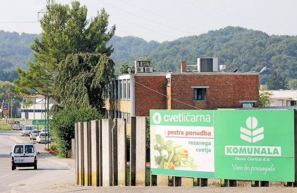 Mestna občina Nova Gorica bo še za odstotek povečala svoj delež 
v podjetju Komunala Nova Gorica. Plačala bo 22,77 evra za delnico 
oziroma skupno  39.255 evrov.