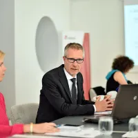 Umar napoved leto&scaron;nje rasti BDP znižal na 4,4 odstotka