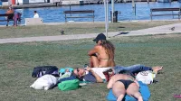 Na koprskem kopališču so se včeraj nekateri  sončili, danes se jih 
bo verjetno še več.     