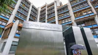Koprska banka  je v fazi prestrukturiranja in selitve.  