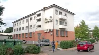 Šempetrski zdravstveni dom bodo širili vzdolž celotne stavbe, v 
njem bo prostora za dodatne ambulante in lepši laboratorij. 