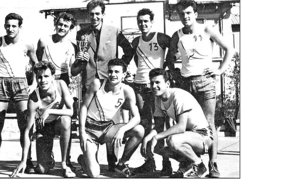 Bistriška košarka je bogatejša tudi za knjižico s fotografijami 
izpred šestdesetih let.