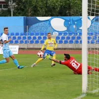 Vodstvo Celjanov po zadetku Rudija Požega Vancaša (v rumenem 
dresu) ni trajalo dolgo.