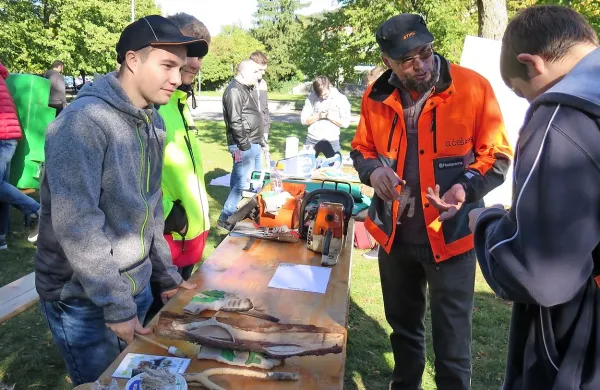 Na postojnski srednji šoli opažajo vse več zanimanja za program 
gozdarskega tehnika in gozdarja.