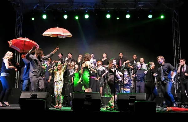Zaradi nocojšnjega nastopa vokalne skupine Perpetuum Jazzile 
bo za domačine Titov trg med 18. in 23. uro zaprt.
