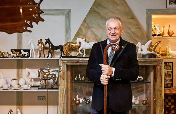 Oskar Kogoj je za  ustvarjalne dosežke prejel že  več kot  50  nagrad 
in priznanj. 
