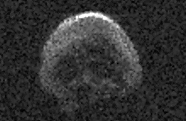 Mimo Zemlje bo okoli noči čarovnic in dneva mrtvih letel asteroid 
v obliki lobanje.