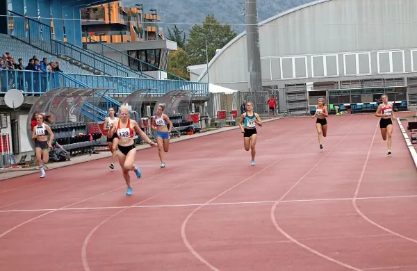 V Novi Gorici se je z dežjem borilo 168 atletov in atletinj.