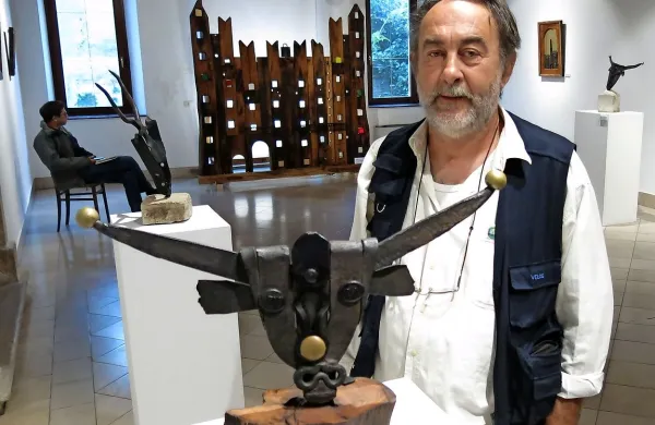  Edo Zanco je razstavo ArteFactus postavil v koprski palači Gravisi na domači Ulici OF.  