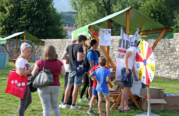  Mladinske organizacije in strategijo so predstavili tudi na Dnevu za 
mlade. 