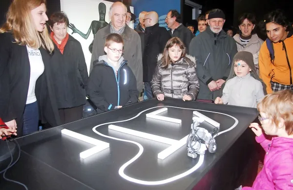Februarja  2014 se je e-Hiša preselila v center  mesta ob Bevkov trg. 