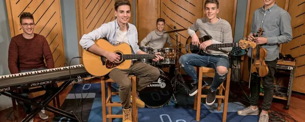 Žavbi brothers: (z leve) Tadej, Matija, Luka, Jernej in Marko