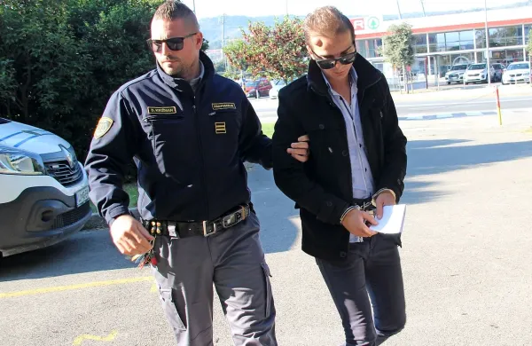 Pred dnevi se je končal predobravnavni narok za 34-letnega 
Zagrebčana Antuna A., ki se je pred dvema mesecema z osemčlansko afganistansko družino v avtu zaletel pri Črnotičah.