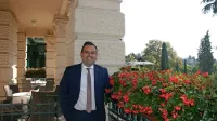 Tomislav Hrala, direktor prodaje hotelov Kempinski v Portorožu in 
Savudriji, napoveduje  letalsko linijo, ki bi povezala Portorož s 
širšo regijo.