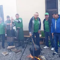 Za obiskovalce so nabrali 1,6 tone kostanja