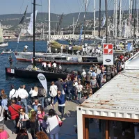 Barkolana v soncu in burji ter z novim rekordom
