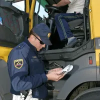 Policisti bodo dober teden preprečevali in opozarjali  najpogostejše kršitve med vozniki tovornjakov in avtobusov.