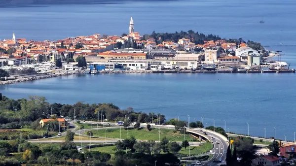 V Izoli je značilno, da se na lokalnih volitvah spopade veliko kandidatov, letos še posebej.  
