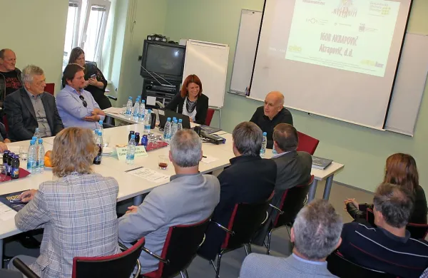 Akrapovič: prve znake nove krize že vidimo