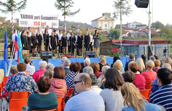 Slovesnost ob  okrogli obletnici velikega tabora