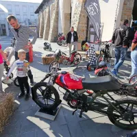 Ljubitelji Tomosovih motorjev so obkrožili Koper
