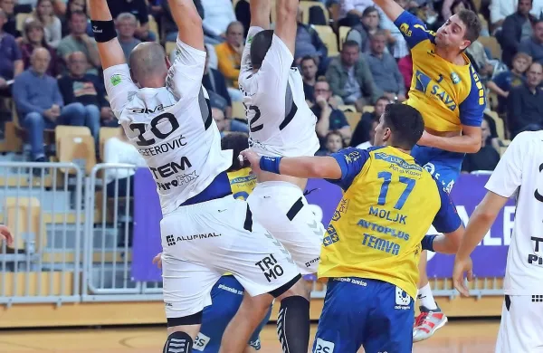 Nino Grzentič je v zadnjih tekmah najbolj učinkovit igralec 
koprskih rumeno-modrih.