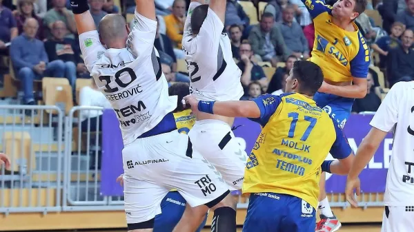 Nino Grzentič je v zadnjih tekmah najbolj učinkovit igralec 
koprskih rumeno-modrih.