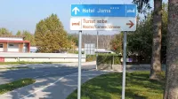 Na Postojnskem se povečuje tako število nočitev turistov kot 
število sobodajalcev.
