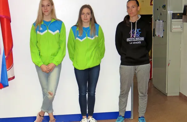 Udeleženke SP: Ivana Štrukelj, Jessica Marka in trenerka Sara 
Pregelj.