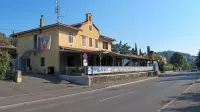Nad nekdanjo gostilno je kabinet župana in sejna soba, po prenovi 
bodo tudi pisarne za občinske organe in direktorja občinske 
uprave.